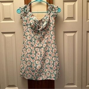 NWT Glamorous Green Daisy Dress